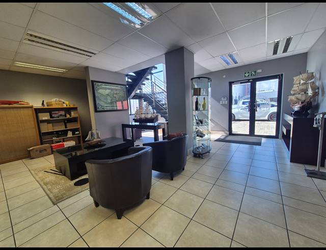 2,495M² WAREHOUSE TO LET IN GOSFORTH PARK